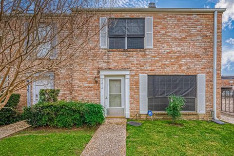 Photo of 4212 Belle Park Drive #4212, Houston, TX 77072 (MLS # 6187570) Photo of 4212 Belle Park Drive #4212, Houston, TX 77072 (MLS # 6187570)