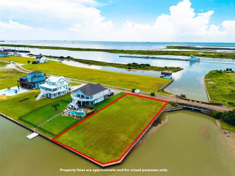 Photo of 2112 Laguna Harbor Estate Boulevard, Port Bolivar, TX 77650 (MLS # 4342812)