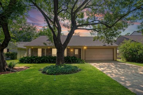 Photo of 9622 Poynes Drive, Houston, TX 77065 (MLS # 71130030)