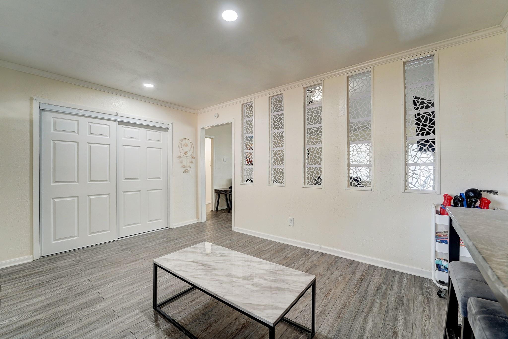 8851 Alcott