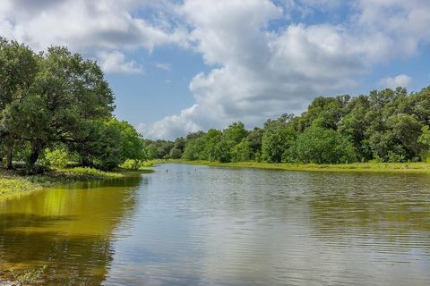 1561 County Road 154 Weimar TX 78934