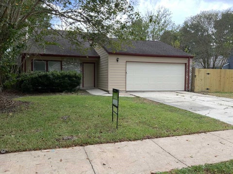 Photo of 428 Gleneagles Drive, Friendswood, TX 77546 (MLS # 3580450)