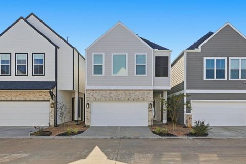 Photo of 412 Stonework Landing Lane, Houston, TX 77076 (MLS # 37861446)