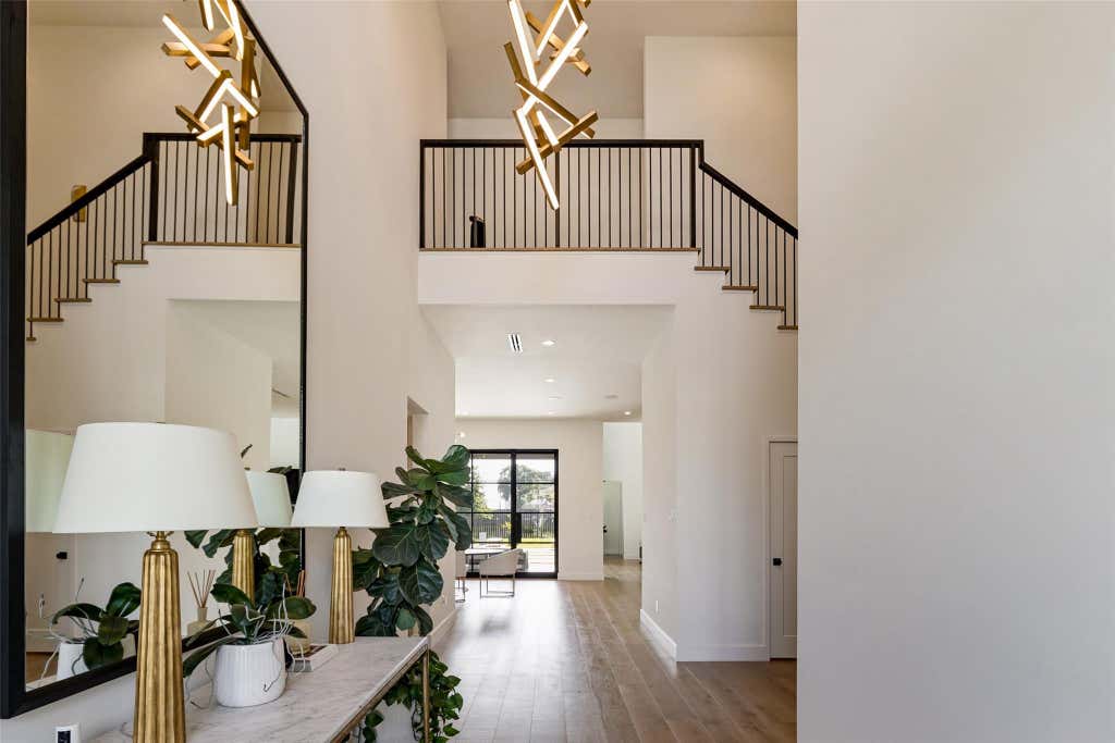 Photo of 1310 Story Street, Houston, TX 77055 (MLS # 82481098)