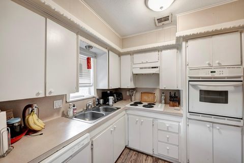 Tiny photo for 2804 Arlington Street, Houston, TX 77008 (MLS # 76848339)