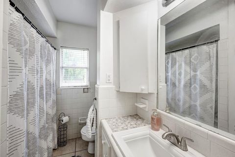 Tiny photo for 2804 Arlington Street, Houston, TX 77008 (MLS # 76848339)