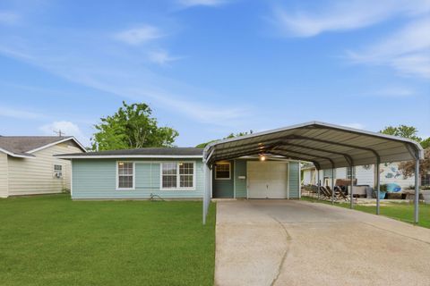 Photo of 609 Jennings Street, Texas City, TX 77590 (MLS # 47358622)
