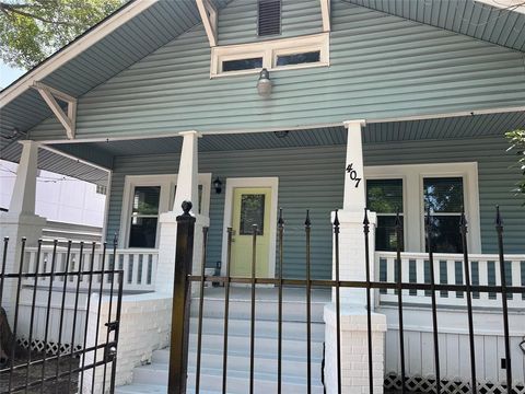 Photo of 407 Sidney Street, Houston, TX 77003 (MLS # 17060848)
