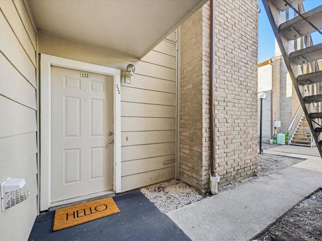 Photo of 2120 Wilcrest Drive #122, Houston, TX 77042 (MLS # 58183344)