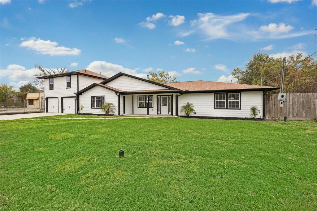 Photo of 6415 Upshaw Drive, Houston, TX 77396 (MLS # 72722980)