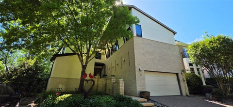 Photo of 15 Hudson Circle, Houston, TX 77024 (MLS # 79852821)