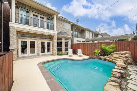 Photo of 5346 Mcculloch Circle, Houston, TX 77056 (MLS # 32938533)