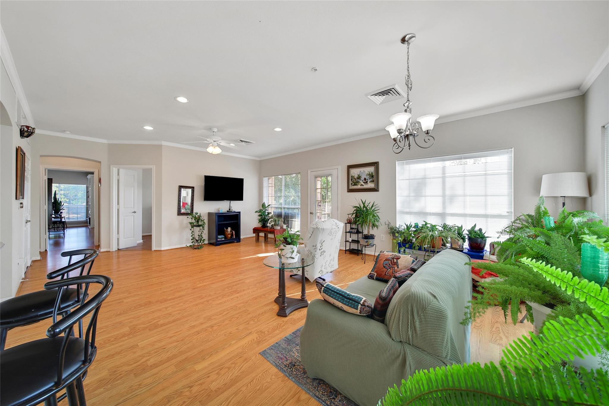 2815 Kings Crossing Drive 214