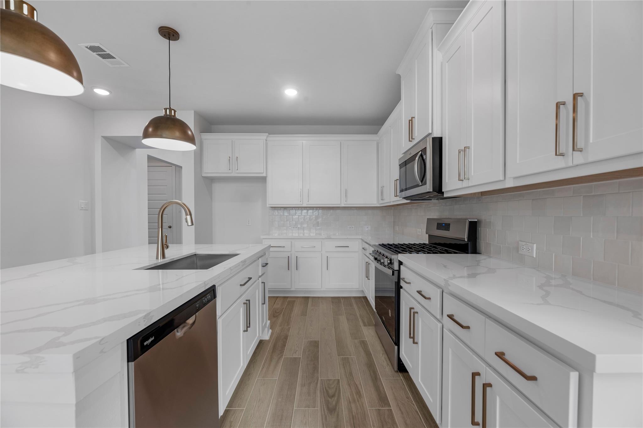 1203 Luna Drive