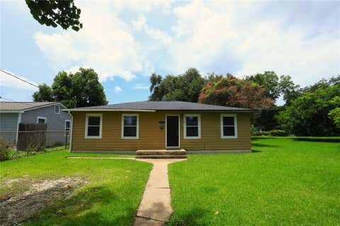 Photo of 520 Mckee Street, Clute, TX 77531 (MLS # 38142599)