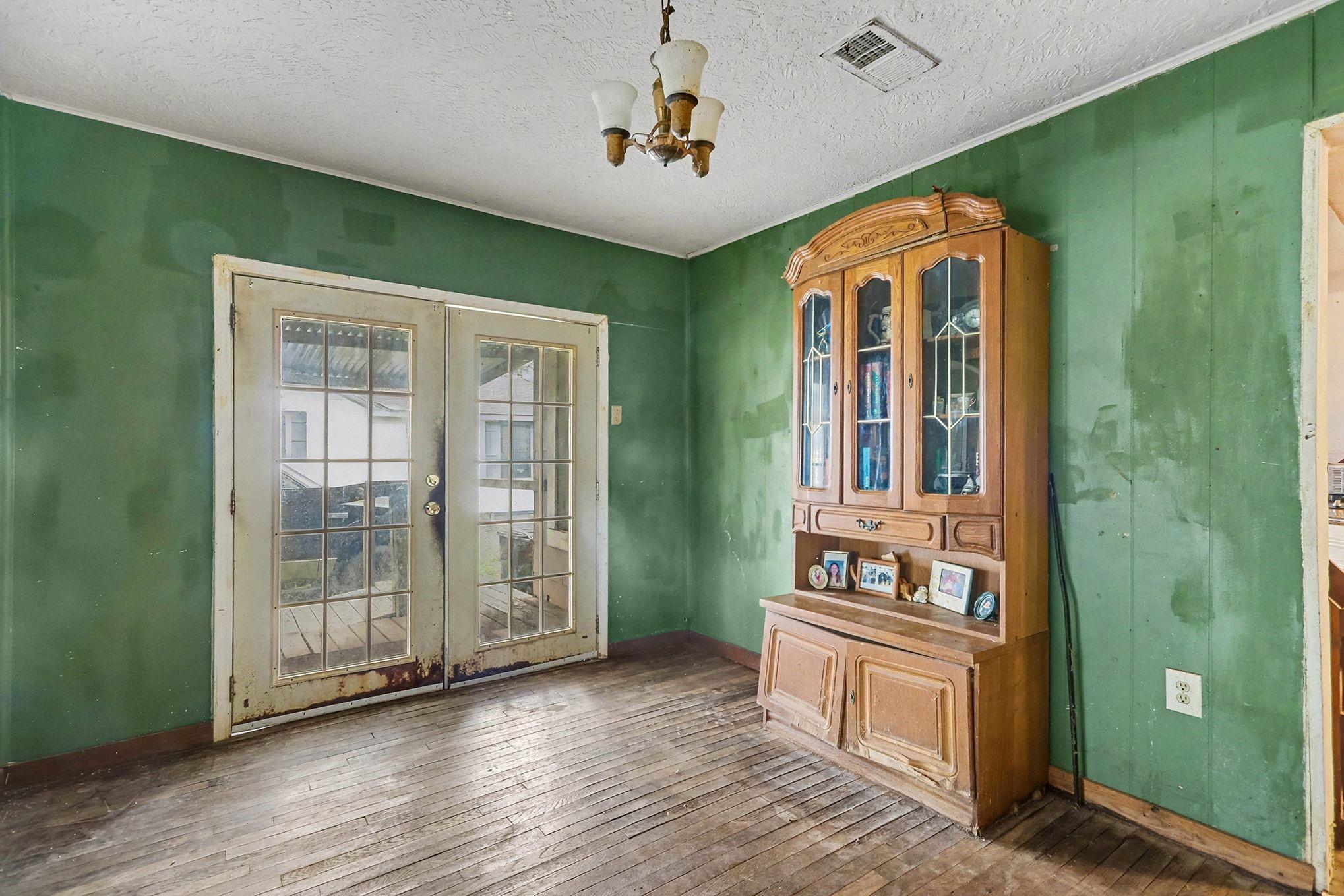 1012 Clear Lake Road