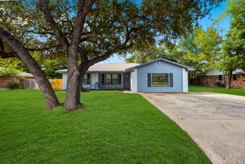 Photo of 1302 Hawk Tree Drive, College Station, TX 77845 (MLS # 15792837)