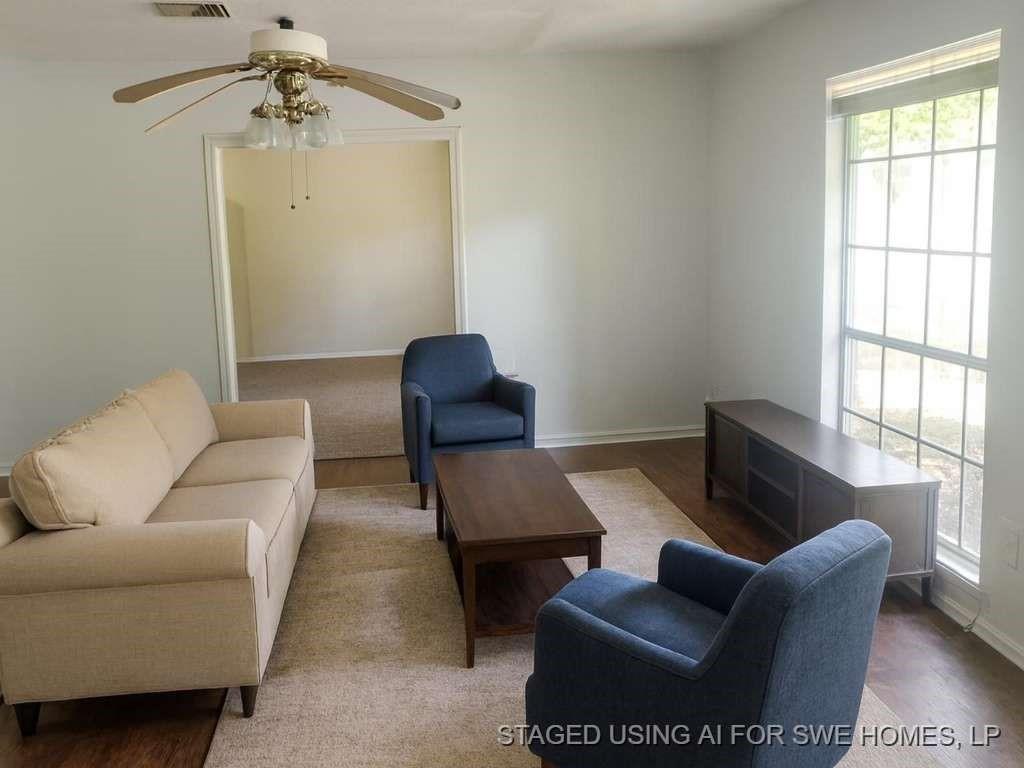 2619 N Woodloch Street