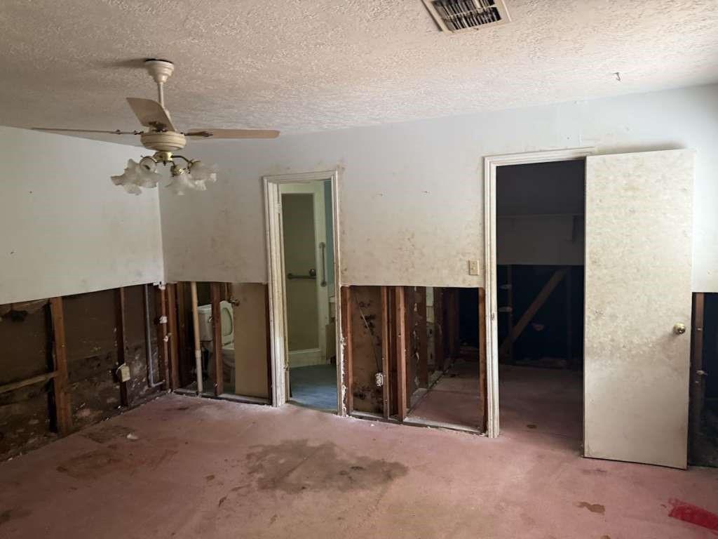 2619 N Woodloch Street