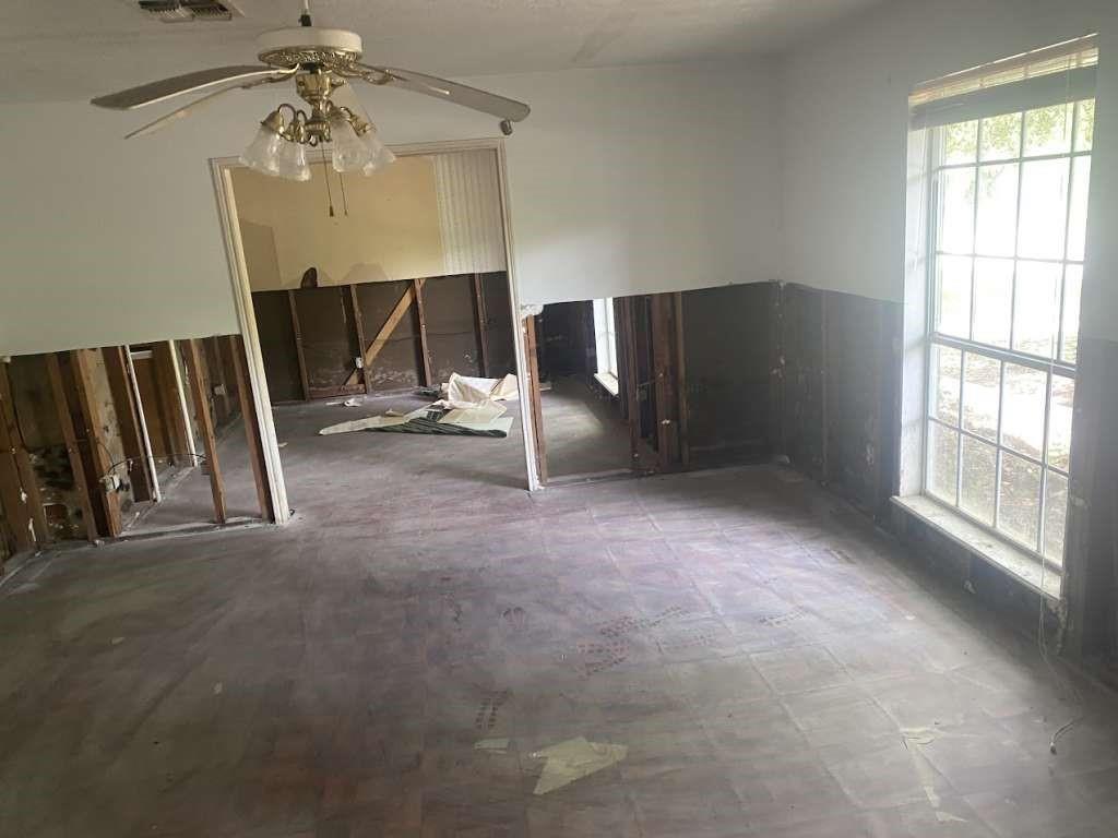 2619 N Woodloch Street