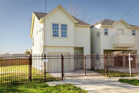 Photo of 7754 Avenue J, Houston, TX 77012 (MLS # 92234640)
