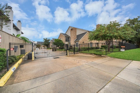 Photo of 1908 Augusta Drive #11, Houston, TX 77057 (MLS # 52416931)