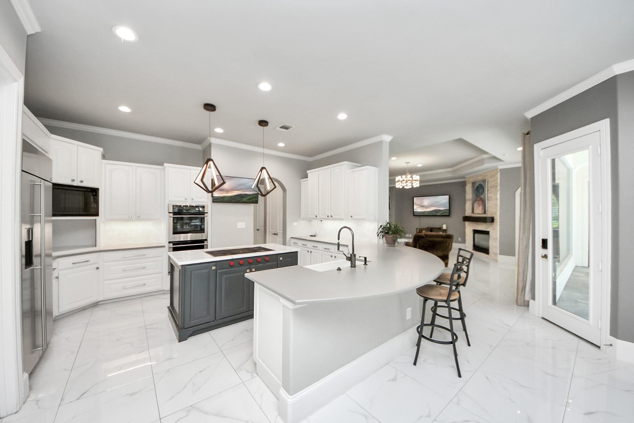6415 Ivy Falls