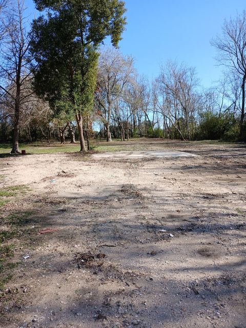 Vacant Land For Sale - 8019 Bellwood Drive<br/> Hitchcock, TX 77563