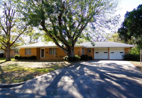 Photo of 513 N Exchange Street, Weimar, TX 78962 (MLS # 26882155)