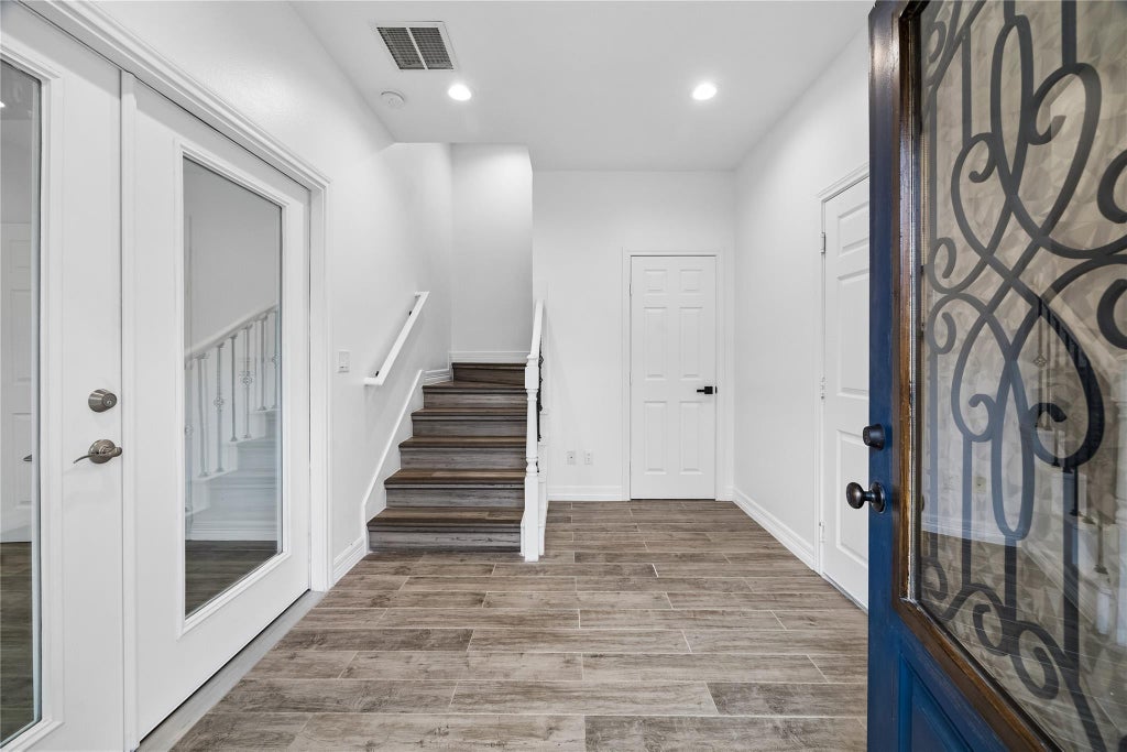 Photo of 2032 Spenwick Drive, Houston, TX 77055 (MLS # 98253674)