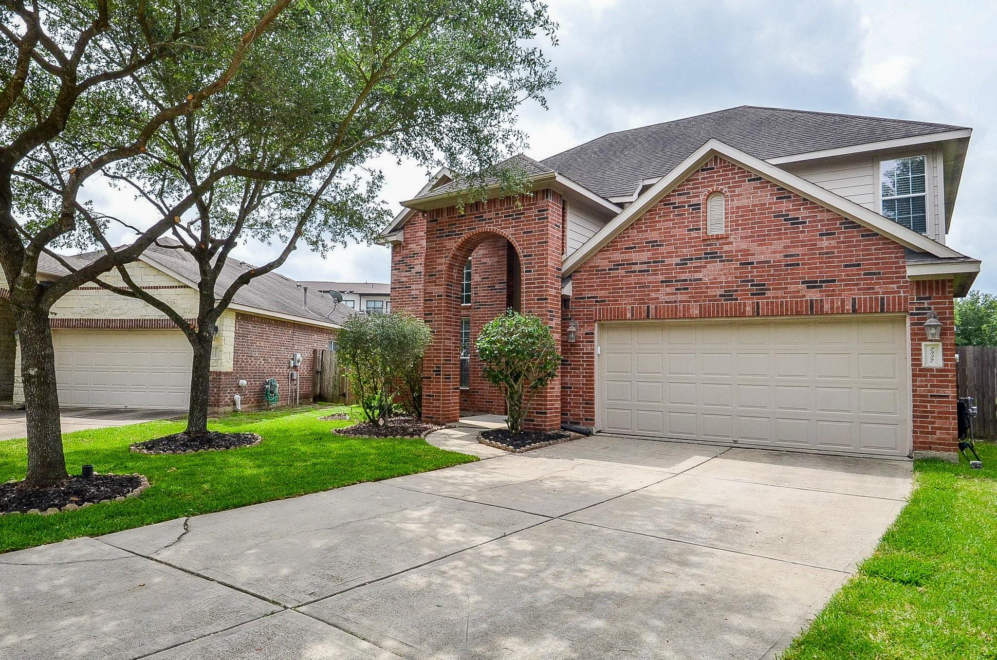 2927 Empire Oaks Lane