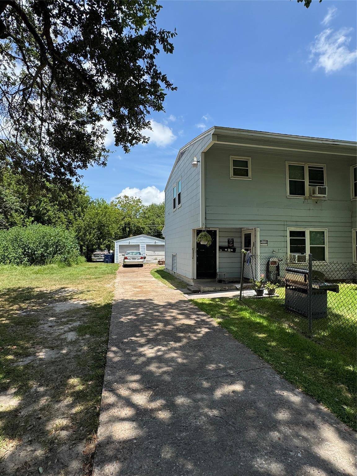 1222 4th Ave N