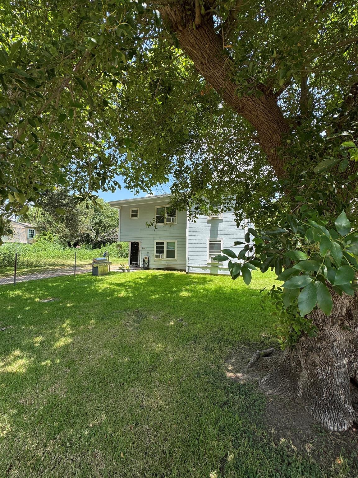 1222 4th Ave N