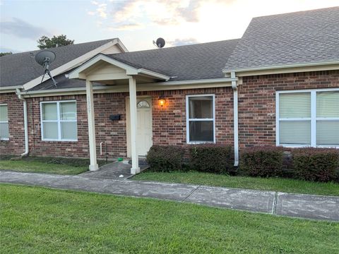 Photo of 1329 Queens Road, Pasadena, TX 77502 (MLS # 34878405)