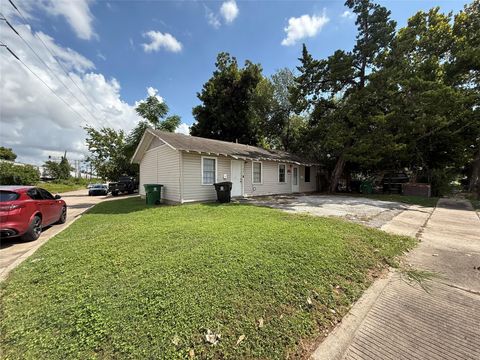 Photo of 6603 Avenue T, Houston, TX 77011 (MLS # 39189802)