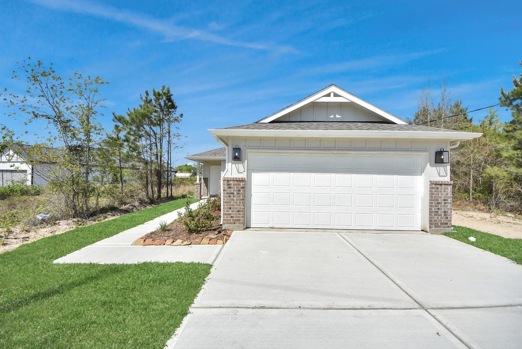 Photo of 106 County Road 5102 L, Cleveland, TX 77327 (MLS # 16227748)