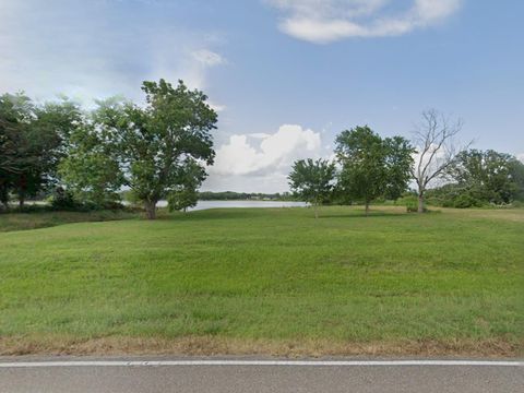 Photo of 21210 Chenango Lake Drive, Angleton, TX 77515 (MLS # 79352633)