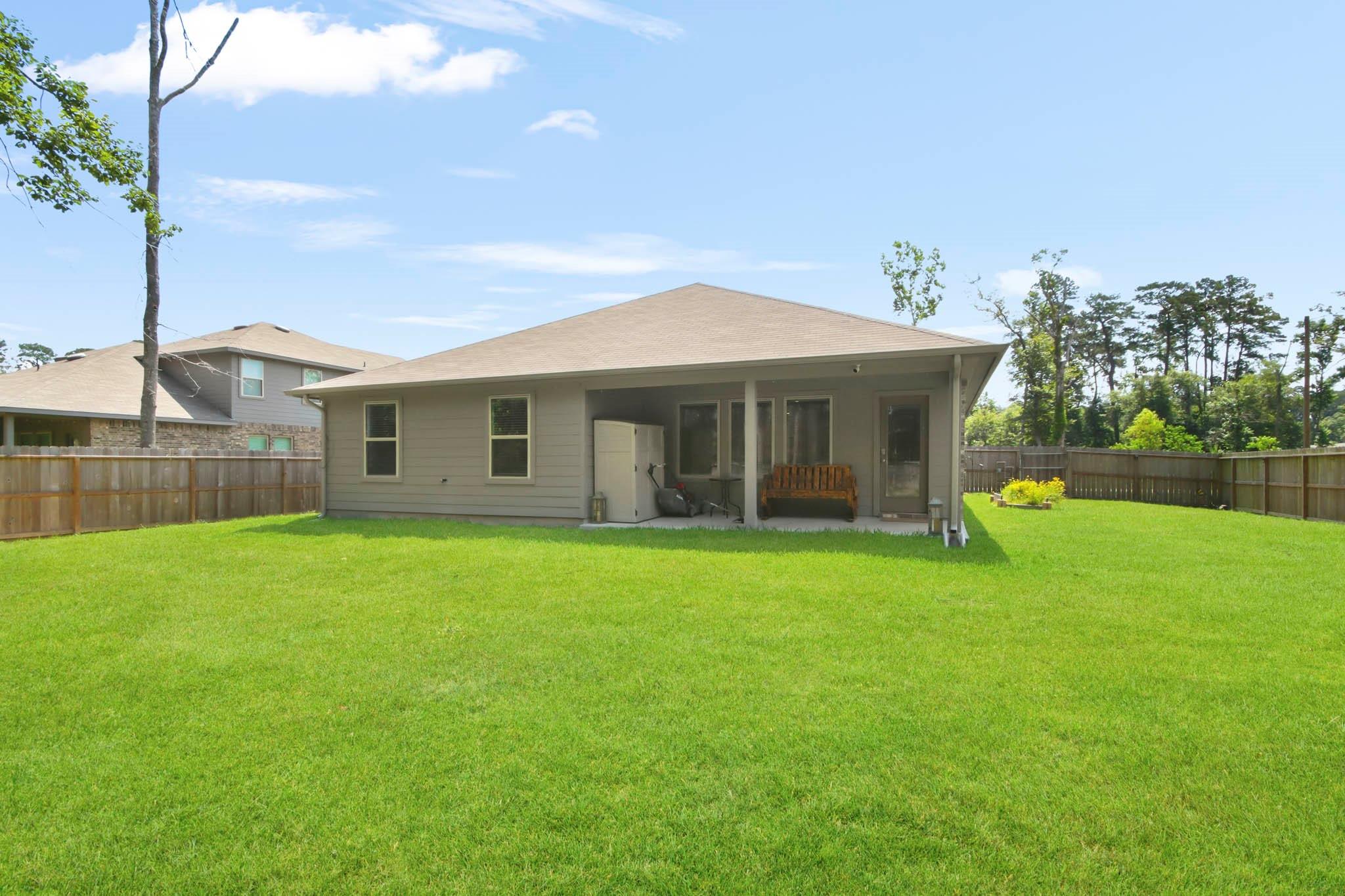 903 Forest View