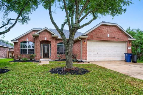 Photo of 548 Small Cedar Drive, League City, TX 77573 (MLS # 96980200)