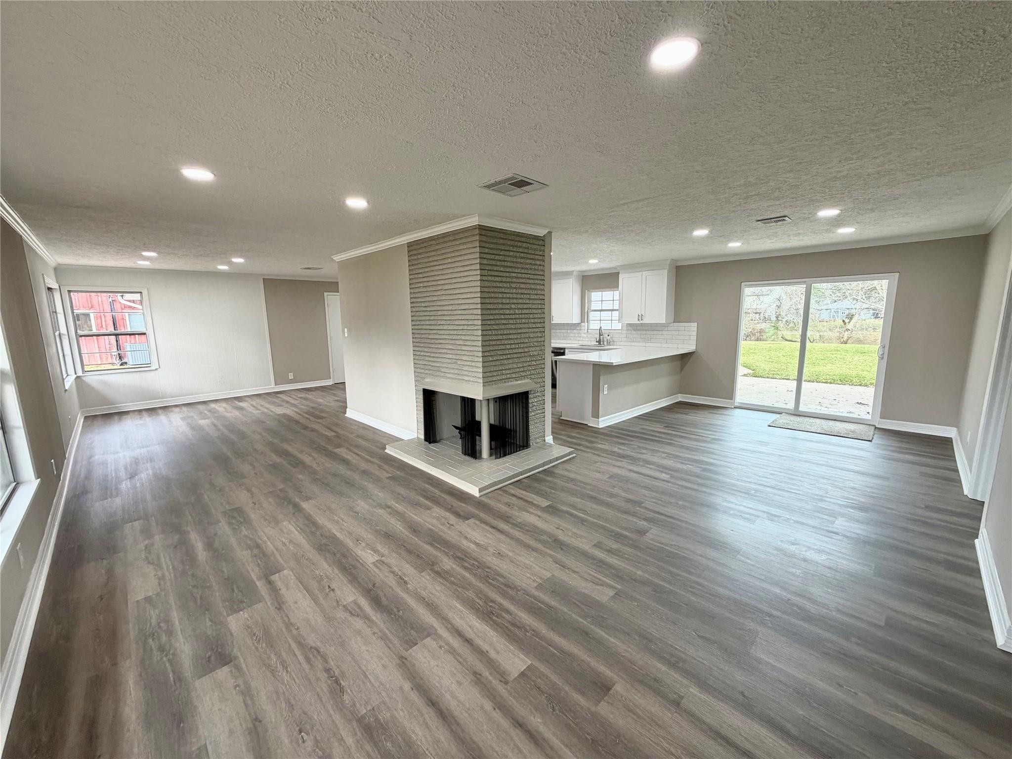 306 Oak Drive