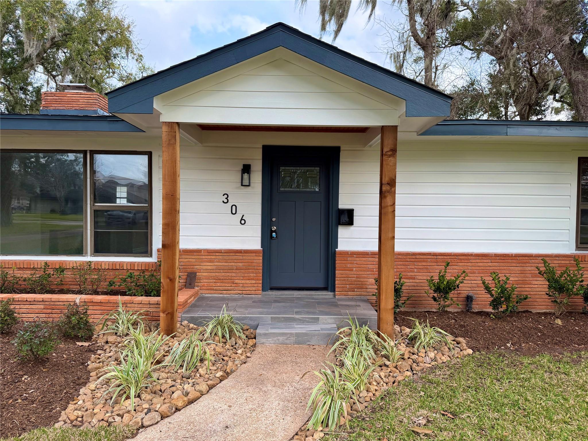 306 Oak Drive