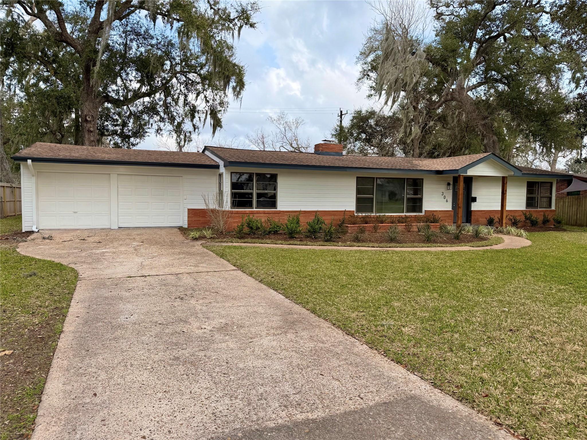 306 Oak Drive