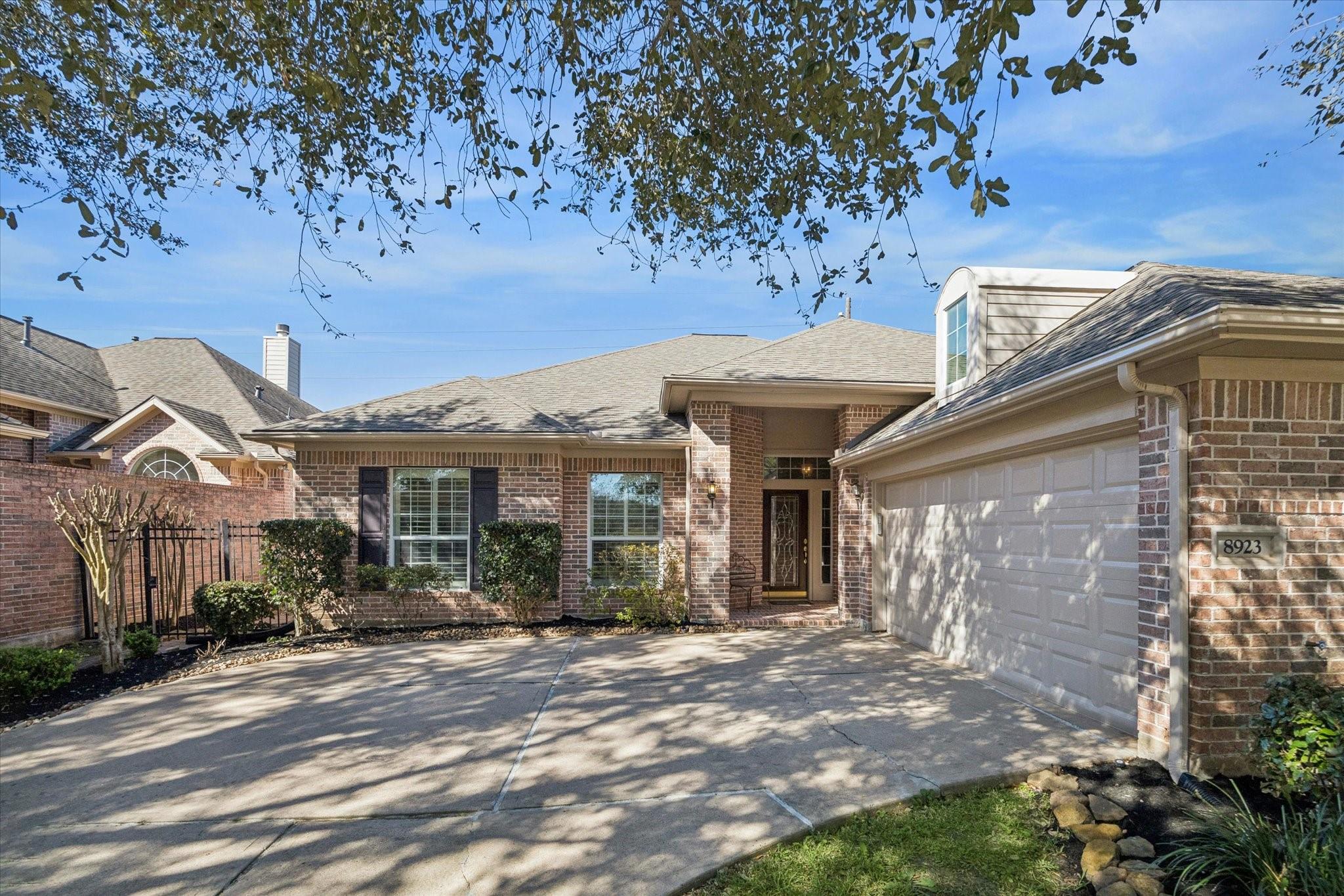 8923 Four Leaf Drive