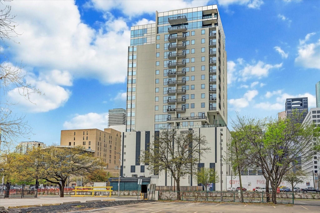 Photo of 1211 Caroline Street #1504, Houston, TX 77002 (MLS # 48350795)