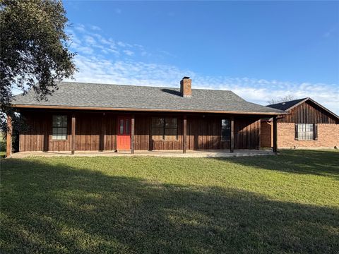 1887 Eastridge Lane Madisonville TX 77864