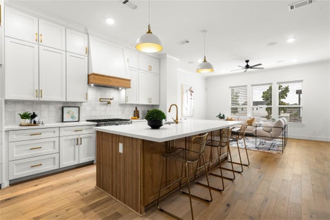 Photo of 1614 Ojeman Road Rd #I, Houston, TX 77055 (MLS # 60320689)