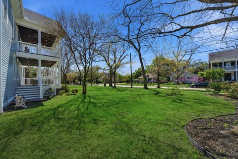Tiny photo for 607 E 15th Street, Houston, TX 77008 (MLS # 87886258)