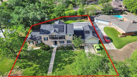 Photo of 7923 Glenview Drive, Houston, TX 77061 (MLS # 58024075)