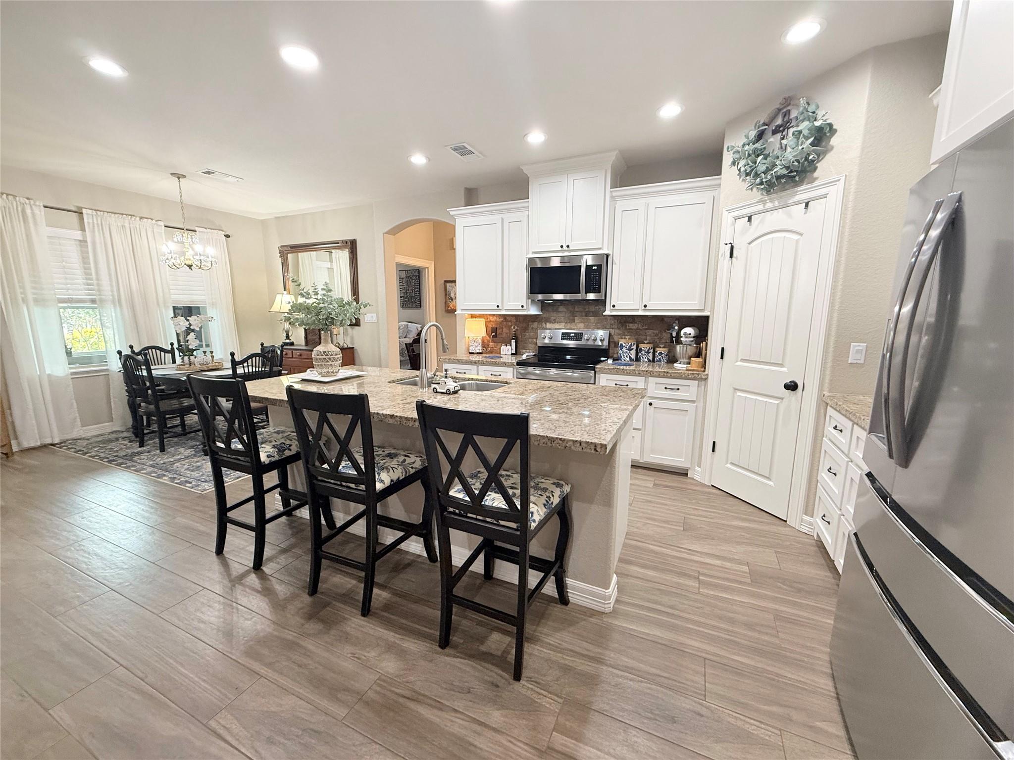 429 Twin Lakes Boulevard W