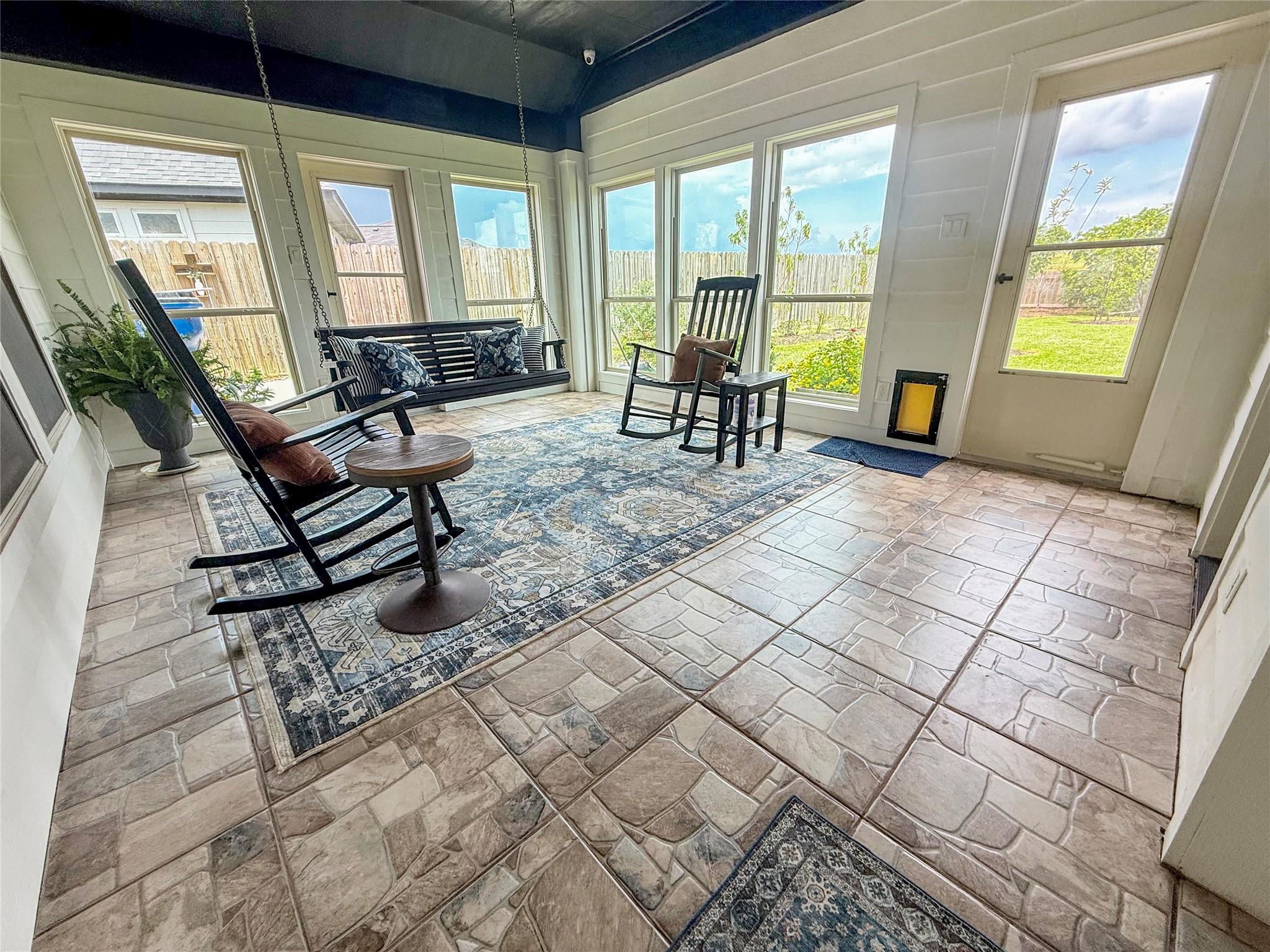 429 Twin Lakes Boulevard W